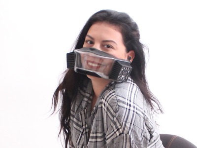 Turnovská firma vyvinula respirátor, který nebere úsměv