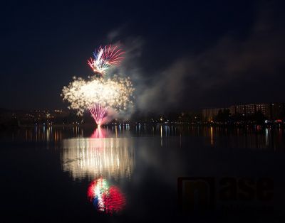Obrazem: Ohňostroj na jablonecké přehradě