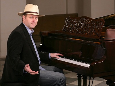 Klavírní recitál Jakuba Zahradníka uslyšíte v jabloneckém kostele