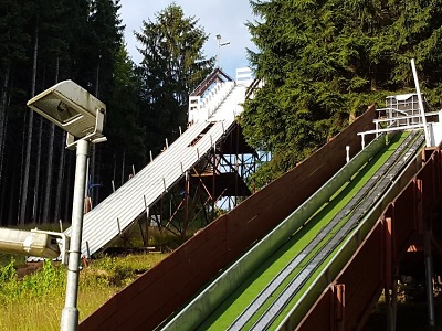 V Desné probíhá rekonstrukce největšího skokanského můstku HS65