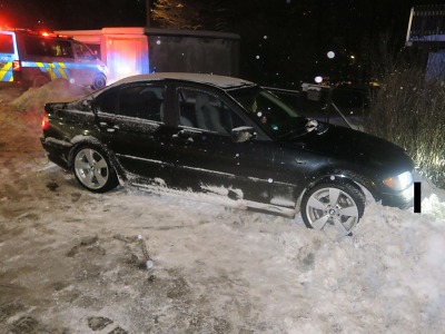 Řidiči na Jablonecku nezvládli jízdu na zasněžených vozovkách
