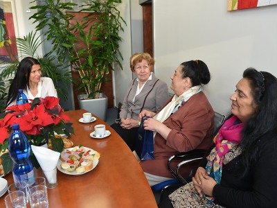 Pěstounce a starostovi poděkovala za jejich úsilí náměstkyně hejtmana