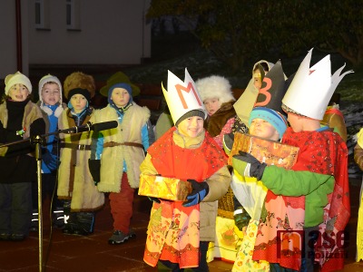 Obrazem: Rozsvícení vánočního stromu v Koberovech