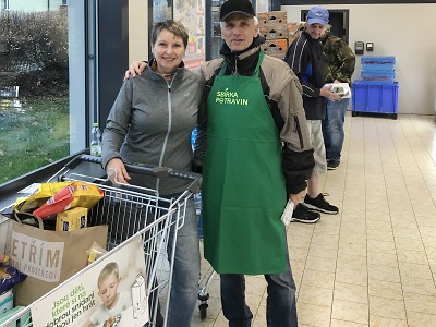 Sbírka potravin 2019 v Jablonci opět vzbudila zájem lidí