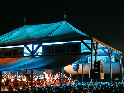 Sedmihorské léto startuje. Hudba a divadlo oživí Český ráj celé léto