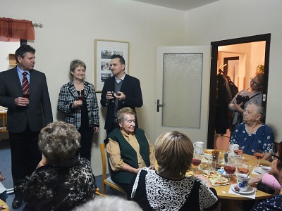 Vedení Jablonce navštívilo seniory v jejich klubech