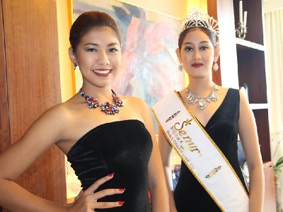 Český státní svátek se v Berlíně i Rangúnu slavil se šperky Šenýr Bijoux