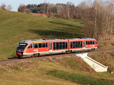 Kraje vyzvaly stát ke zrychlení vlaků mezi Libercem a Hradcem Králové