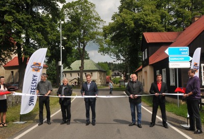 Z Horního Polubného do Kořenova se už jezdí po nové silnici