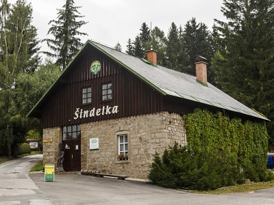 Informační centrum v Harrachově se stěhuje do expozice Šindelka