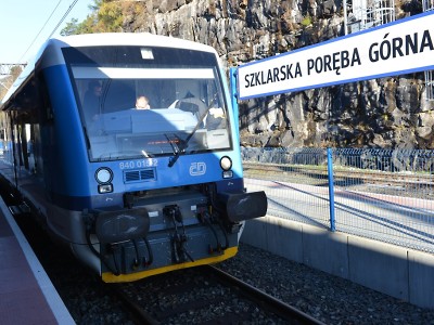 Od prosince 2015 pojedou vlaky bez přestupu až do Sklářské Poreby