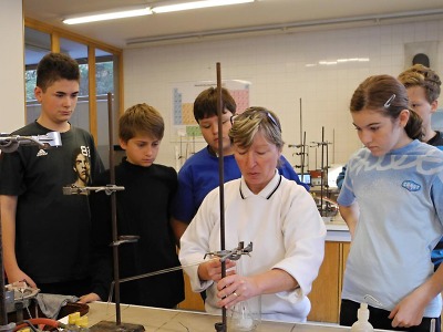 Sklářská průmyslová škola v Železném Brodě bude mít nové vitríny