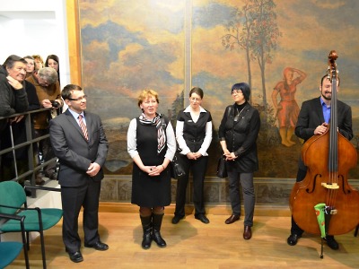 Učitelé SUPŠ sklářské Železný Brod vystavují v městské galerii