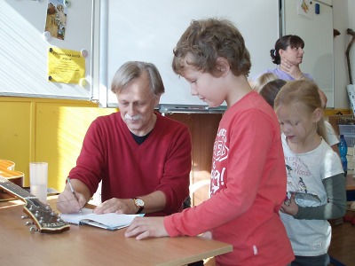 Jiří Dědeček přijel do Svobodné základní školy