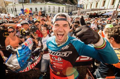 Slavík vyhrává nejtěžší městský sjezd světa