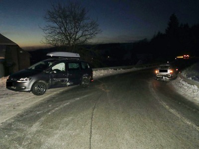 Autor foto:Archiv Policie ČR Řidič vyjel v Plavech na namrzlé vozovce do protisměru
