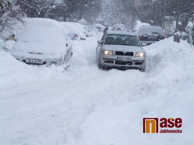 Přes noc nasněžilo až 20 centimetrů, vlaky nejezdí z Kořenova