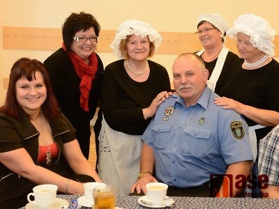 Obrazem: Jablonecké seniorky uspořádaly snídani ve stylu třicátých let