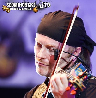 Na Sedmihorském létě si po divadlech užijete koncert Pavla Šporcla