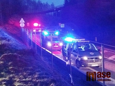 Autor foto:Rudolf Kožený Tragická srážka dvou aut uzavřela silnici z Jablonce na Rádlo
