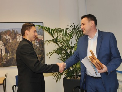 Hejtman poděkoval úspěšných žákům kateřinské školy