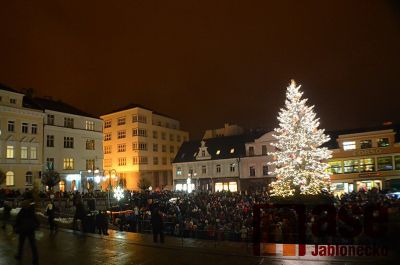 Obrazem: Rozsvícení vánočního stromu v Jablonci