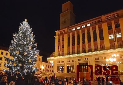 Obrazem: Rozsvícení vánočního stromu v Jablonci 2016