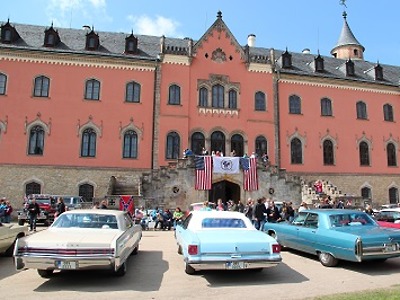 Na Sychrov se po roce sjedou veteráni