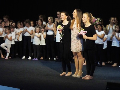 Obrazem: Skupiny taneční akademie se předvedly v tanvaldském kině