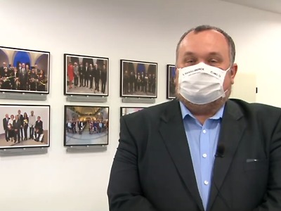Autor foto:Archiv KÚ Libereckého kraje/ reprofoto z videa Počty nakažených se pozvolna snižují. Od 12. dubna končí nouzový stav