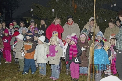 Rozsvícení vánočního stromu na Pěnčíně