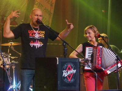 Tři sestry a Visací zámek navštíví díky svému turné Jablonec!