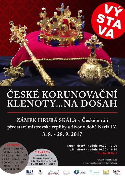 Na zámku Hrubá Skála můžete vidět korunovační klenoty