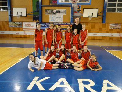 Starší žákyně napodruhé ligu vybojovaly