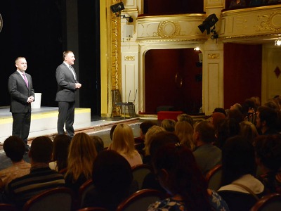 Den učitelů slavili v Jablonci představením v divadle