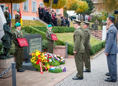 Lomničtí si připomněli 100. výročí narození letce Františka Truhláře