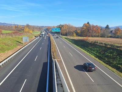 Zprovoznili opravený úsek dálnice D10 mezi Ohrazenicemi a Svijany