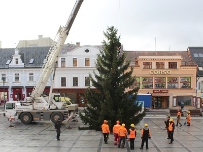 Vánoční strom se v Jablonci rozsvítí bez programu a veřejnosti