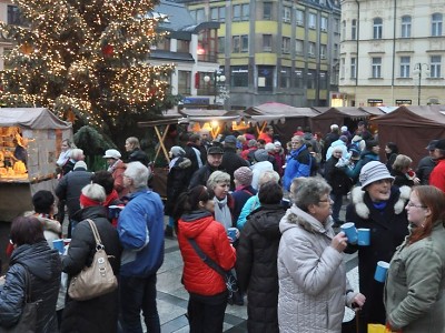 Autor foto:Archiv magistrátu města Jablonec nad Nisou Čtrnáctý hrneček z Primátorského svařáku pro Dobrou rodinu