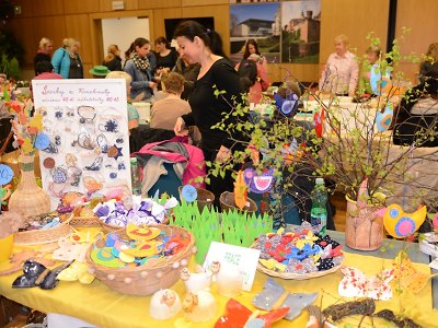 Květina se dá vytvořit i z krabičky na vajíčka. To předvedly trhy na kraji