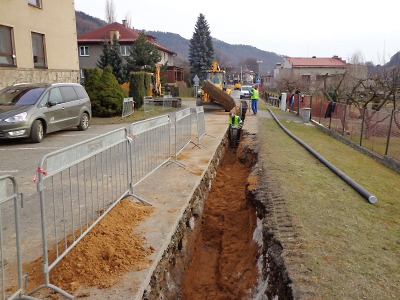 Na Malé Skále začali s očekávanou výstavbou kanalizace a vodovodu