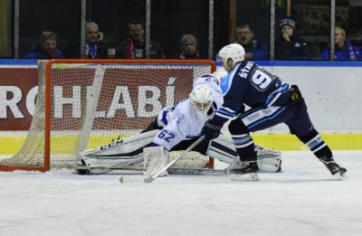 Branková úroda a vítězství Vlků v derby