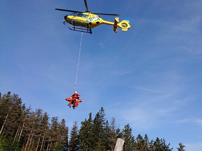 Turista spadl na Suchých skalách