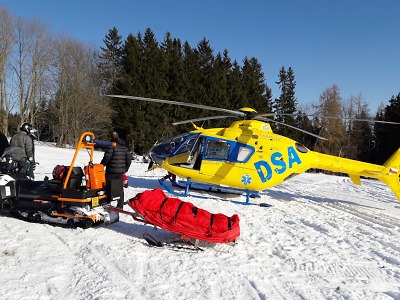 Vrtulník musel dvakrát do Jizerek pomoci horské službě