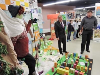 Čtvrteční dražba prací žáků a studentů přispěje na dobrou věc