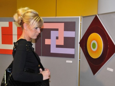 Na kraji začala výstava malíře Karla Janouška Poetika písma