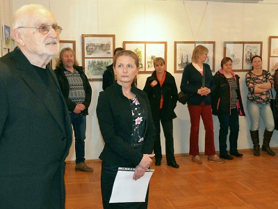 V Rychnově zahájili výstavu Milana Michalici a Jany Sládkové