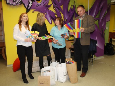 Kruh se uzavřel v Kruháči: Z výtěžku bazaru dostali výtvarné potřeby