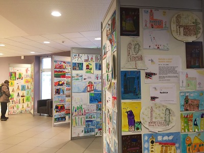 Výstava Malujte s námi historii města zapojila do akce jablonecké děti