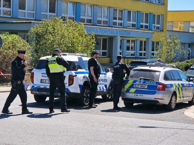 Hrozba útoku v Jablonci. Policie evakuuje okolí